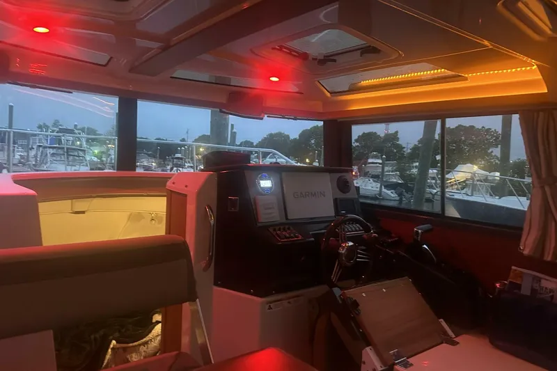 Slide: The Image of Ranger Tug R-25 LE 2021 - 5575106