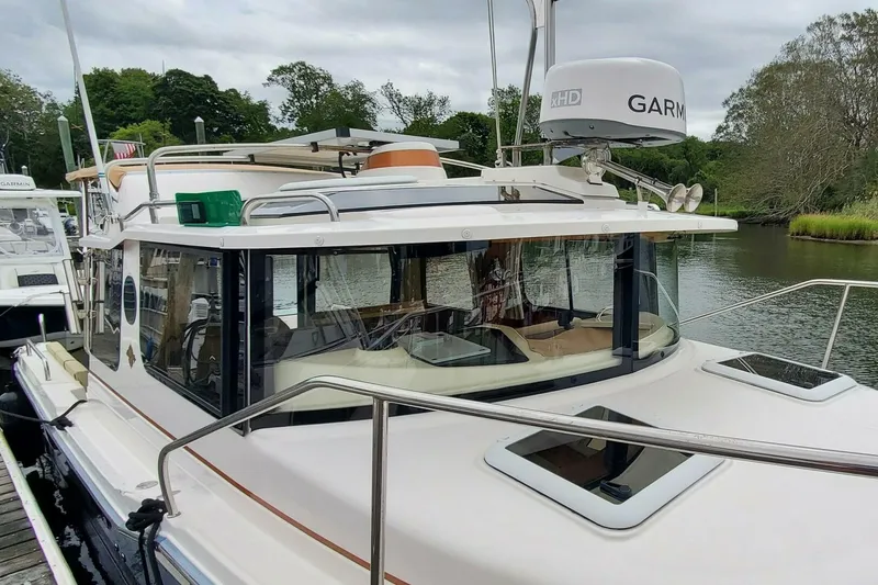 Slide: The Image of Ranger Tug R-25 LE 2021 - 5575089