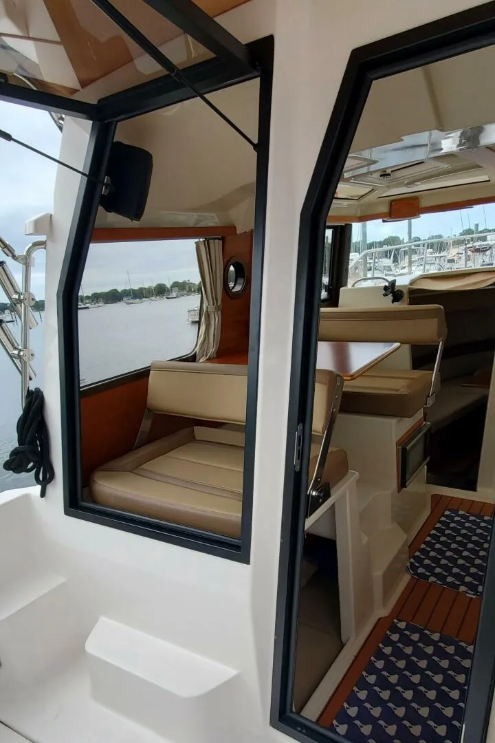 Slide: The Image of Ranger Tug R-25 LE 2021 - 5575099