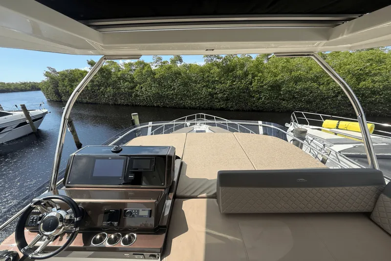 Slide: The Image of Galeon 500 FLY 2021 - 5575130