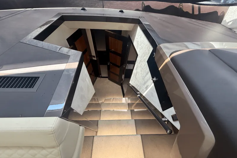 Slide: The Image of Galeon 500 FLY 2021 - 5575140