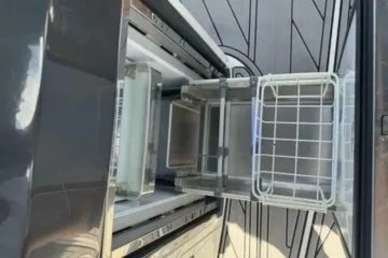 Slide: The Image of Monterey 275SS 2023 - 5575433