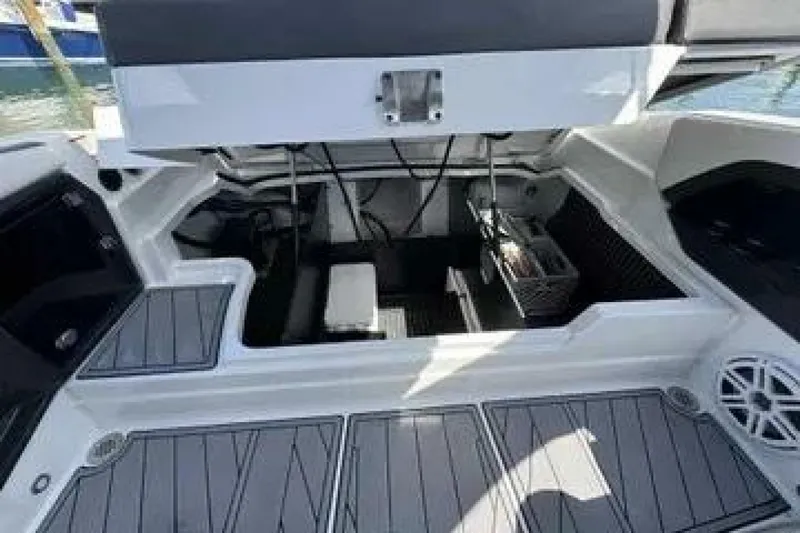 Slide: The Image of Monterey 275SS 2023 - 5575434