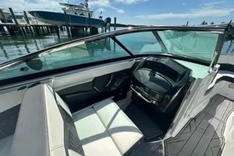 Slide: The Image of Monterey 275SS 2023 - 5575427