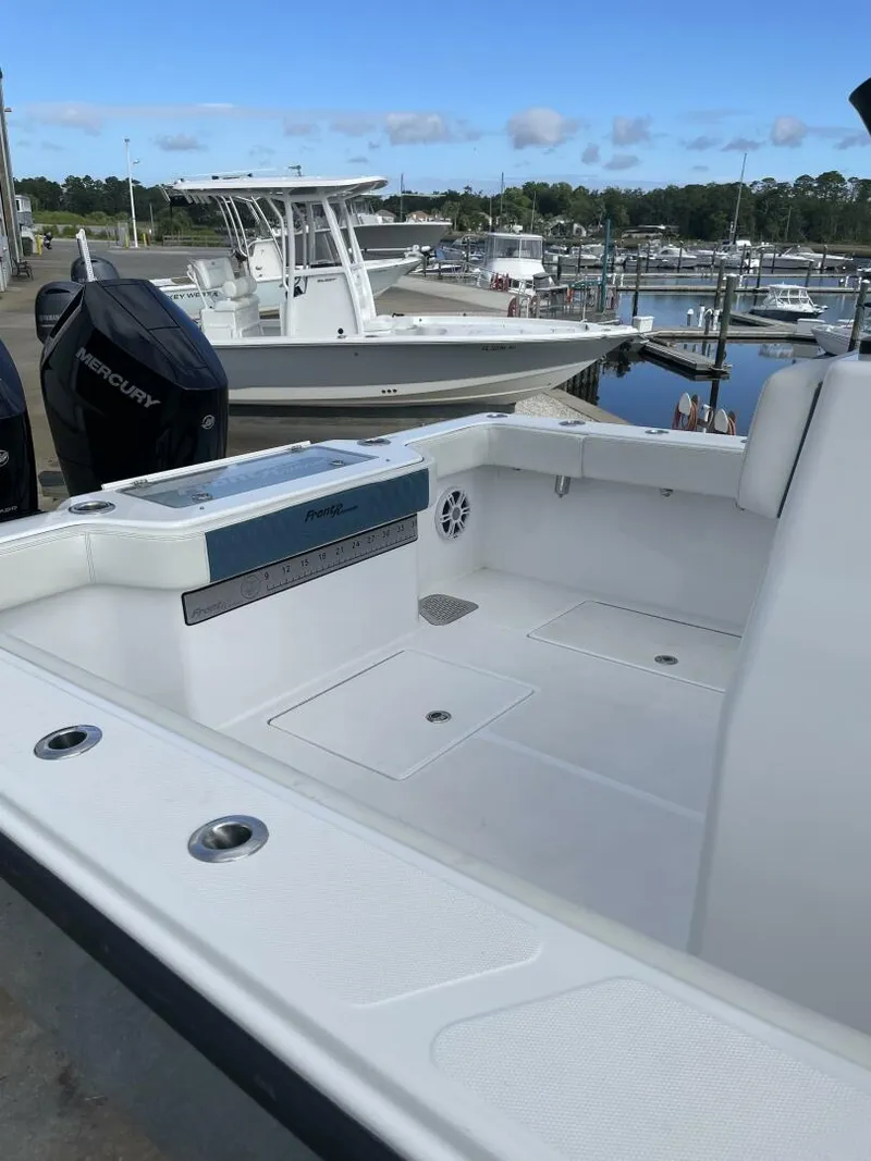 Slide: The Image of Front Runner 33 2023 - 5575447