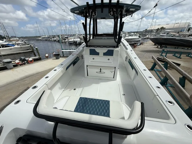 Slide: The Image of Front Runner 33 2023 - 5672593