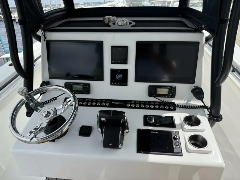 Slide: The Image of Front Runner 33 2023 - 5672600