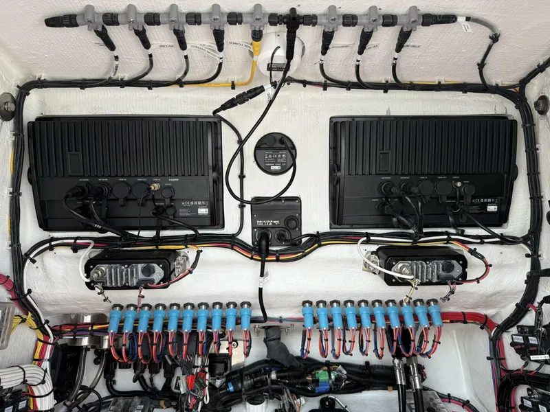 Slide: The Image of Front Runner 33 2023 - 5672601