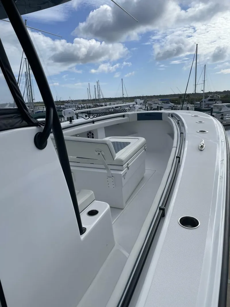 Slide: The Image of Front Runner 33 2023 - 5672612