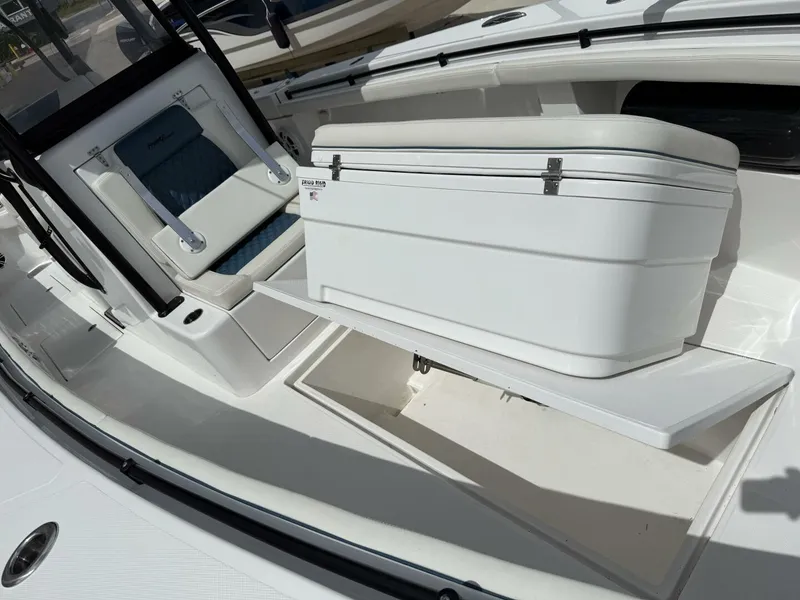 Slide: The Image of Front Runner 33 2023 - 5672620