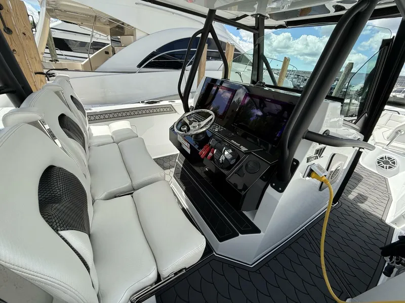 Slide: The Image of Wellcraft 352 Fisherman 2022 - 5588289