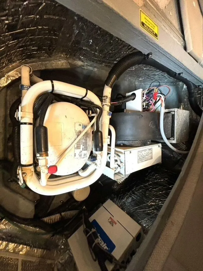 Slide: The Image of Sea Ray 400 Sundancer 1998 - 5576356