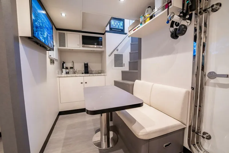 Slide: The Image of Ocean Alexander 27 Explorer 2021 - 5599560