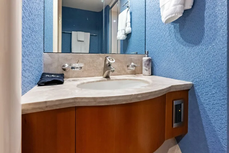 Slide: The Image of Lazzara 84 Skylounge 2006 - 5595266