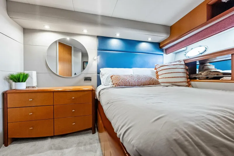 Slide: The Image of Lazzara Yachts 84 Skylounge 2006 - 5595264