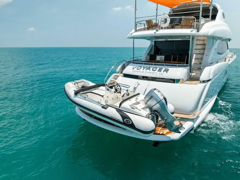 Slide: The Image of Lazzara Yachts 84 Skylounge 2006 - 5595435