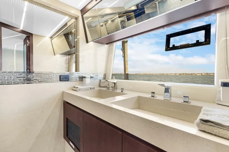 Slide: The Image of Galeon 680 Fly 2020 - 5600481