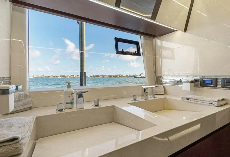 Slide: The Image of Galeon 680 Fly 2020 - 5600482