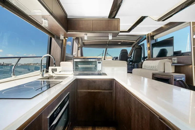 Slide: The Image of Galeon 680 Fly 2020 - 5600492