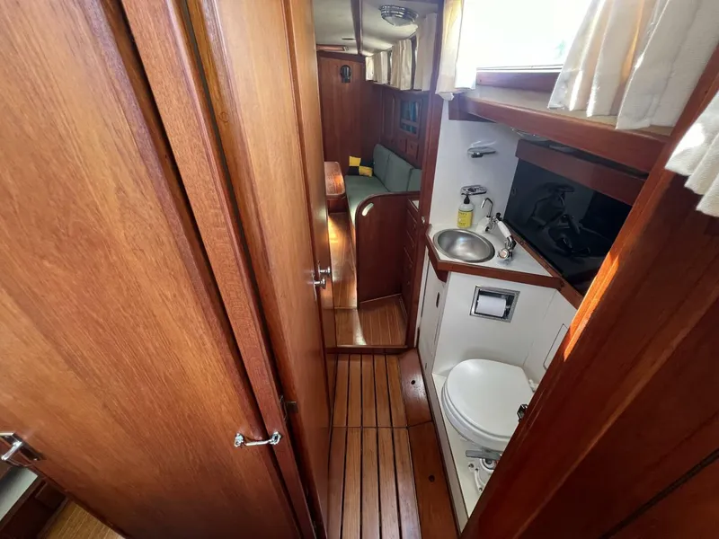 Slide: The Image of Sabre 38 1984 - 5576423