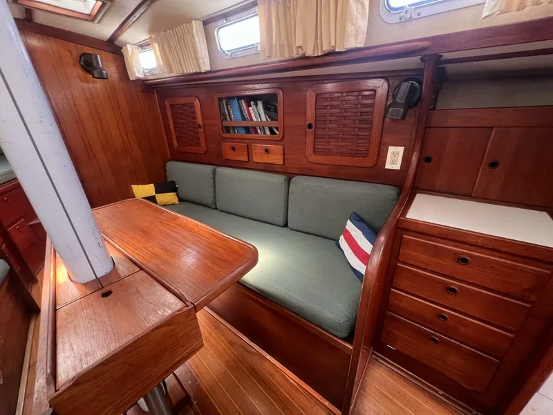 Slide: The Image of Sabre 38 1984 - 5576430