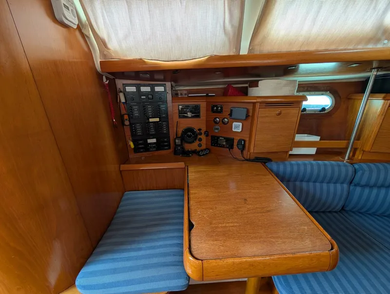 Slide: The Image of Jeanneau 43 Sun Odyssey 2001 - 5576711