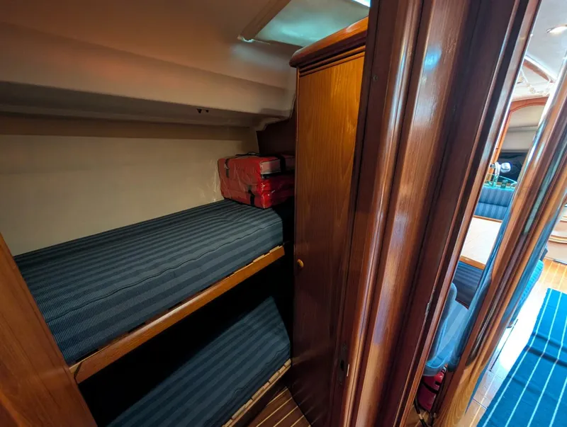 Slide: The Image of Jeanneau 43 Sun Odyssey 2001 - 5576717