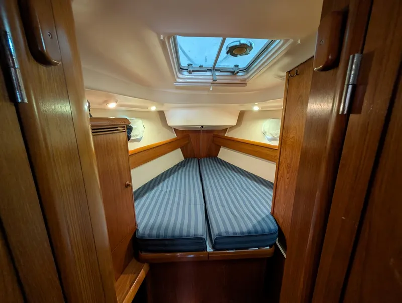 Slide: The Image of Jeanneau 43 Sun Odyssey 2001 - 5576720