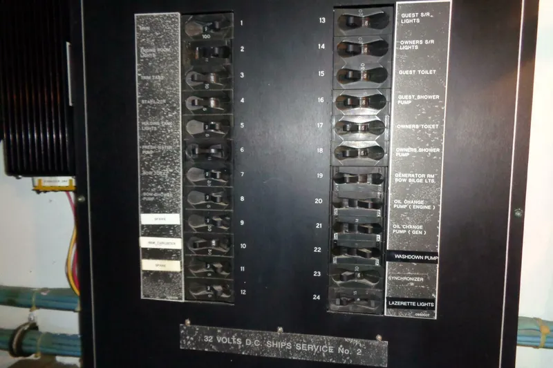 Slide: The Image of Hatteras 70 Cockpit Motor Yacht 1987 - 5577119