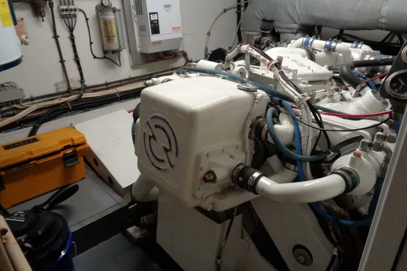 Slide: The Image of Hatteras 70 Cockpit Motor Yacht 1987 - 5577137