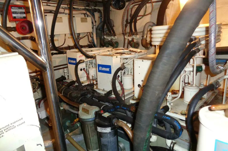 Slide: The Image of Hatteras 70 Cockpit Motor Yacht 1987 - 5577154