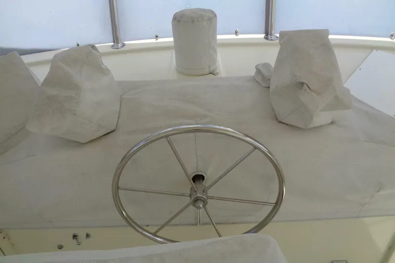 Slide: The Image of Hatteras 70 Cockpit Motor Yacht 1987 - 5577033