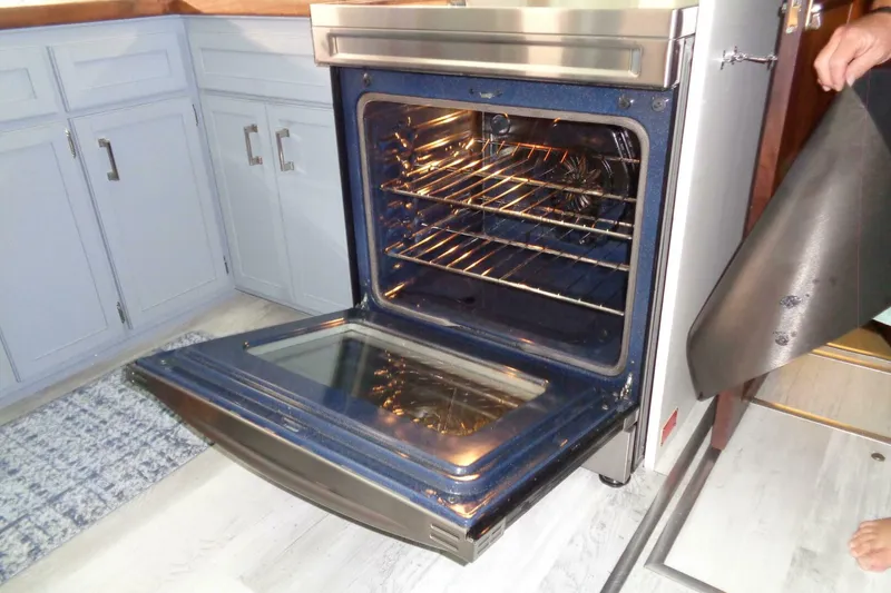 Slide: The Image of Hatteras 70 Cockpit Motor Yacht 1987 - 5577058