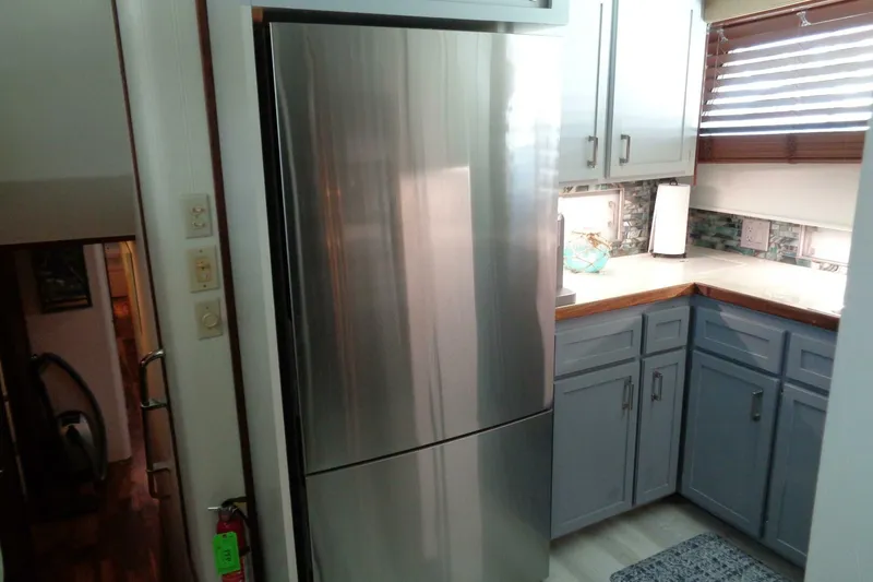 Slide: The Image of Hatteras 70 Cockpit Motor Yacht 1987 - 5577064