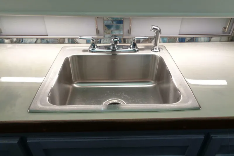 Slide: The Image of Hatteras 70 Cockpit Motor Yacht 1987 - 5577066