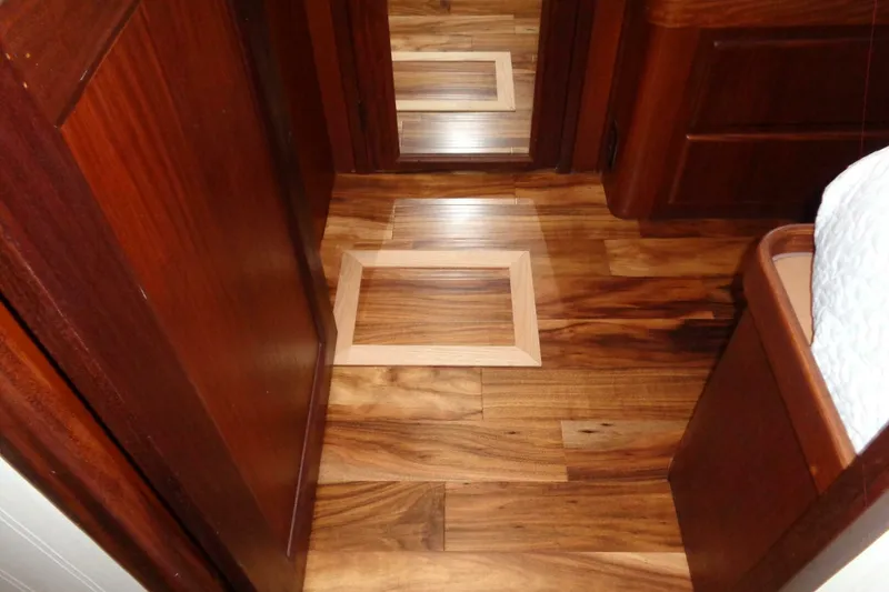 Slide: The Image of Hatteras 70 Cockpit Motor Yacht 1987 - 5577071