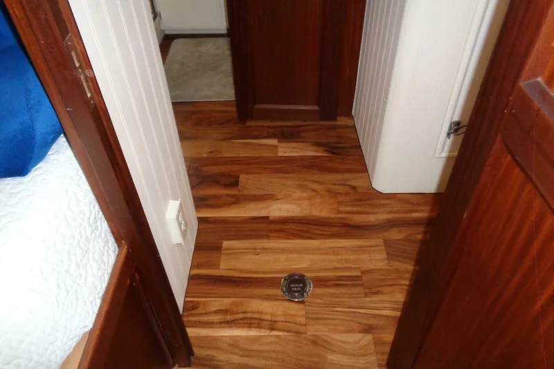 Slide: The Image of Hatteras 70 Cockpit Motor Yacht 1987 - 5577076