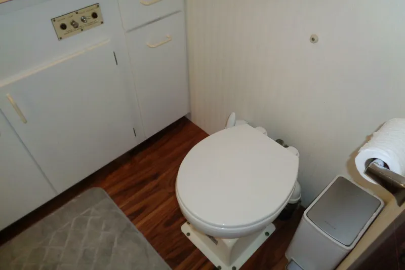 Slide: The Image of Hatteras 70 Cockpit Motor Yacht 1987 - 5577080