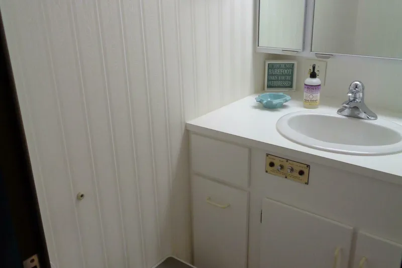 Slide: The Image of Hatteras 70 Cockpit Motor Yacht 1987 - 5577089