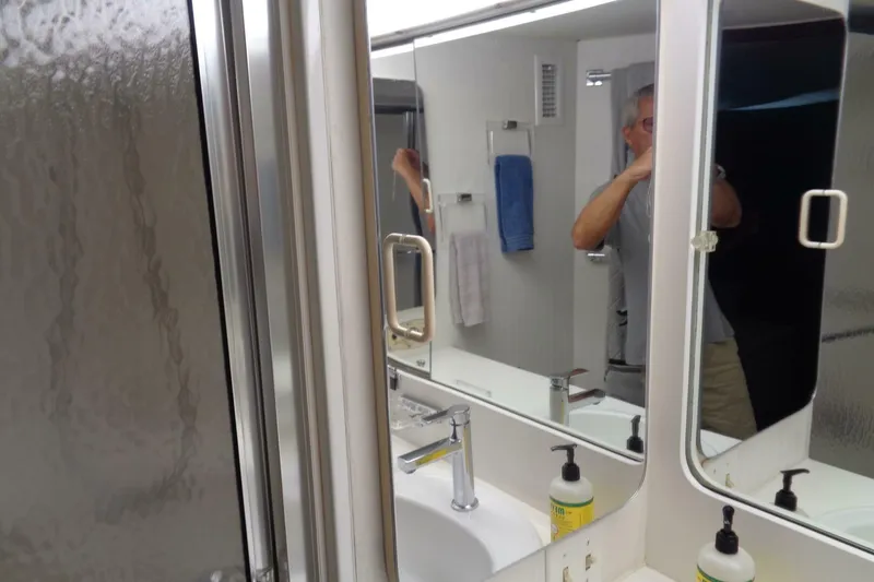 Slide: The Image of Hatteras 70 Cockpit Motor Yacht 1987 - 5577104