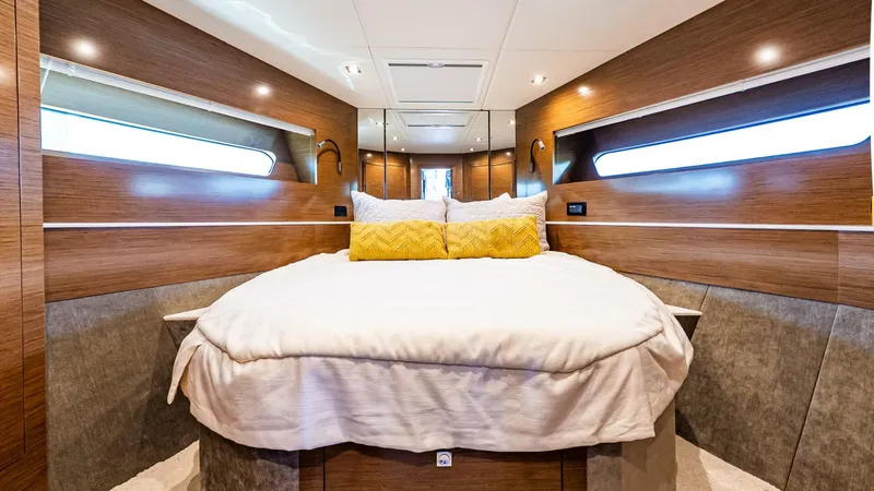 Slide: The Image of Cruisers 54 Cantius 2019 - 5594844