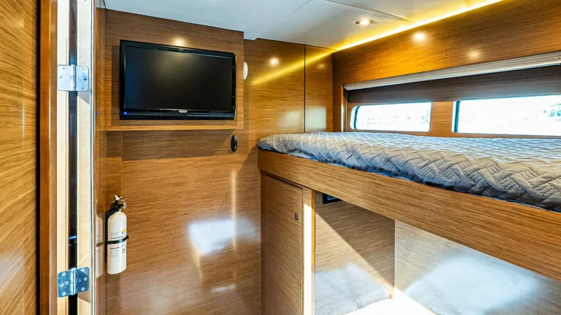 Slide: The Image of Cruisers 54 Cantius 2019 - 5594850