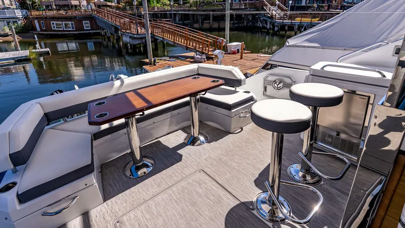 Slide: The Image of Cruisers Yachts 54 Cantius 2019 - 5594875