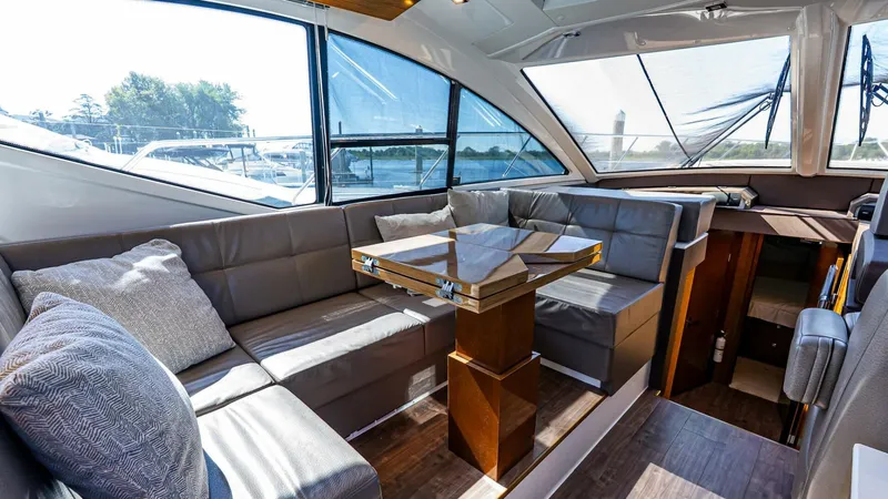 Slide: The Image of Cruisers Yachts 54 Cantius 2019 - 5594858