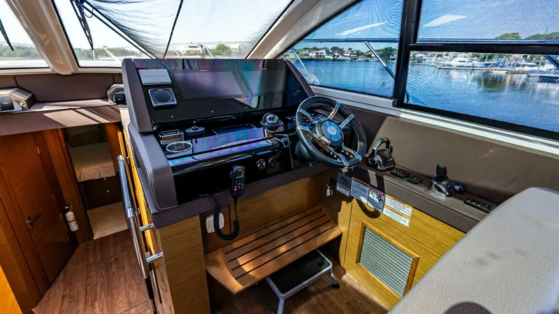 Slide: The Image of Cruisers Yachts 54 Cantius 2019 - 5594862