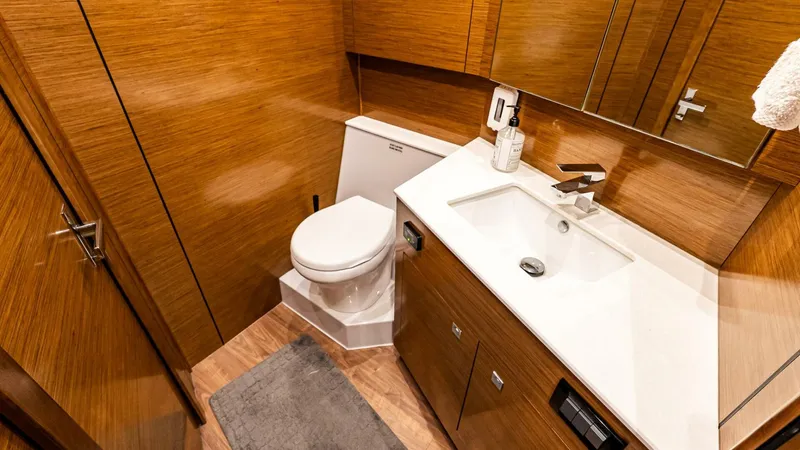 Slide: The Image of Cruisers Yachts 54 Cantius 2019 - 5594846