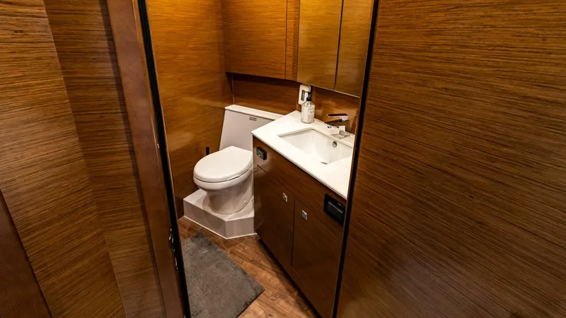 Slide: The Image of Cruisers Yachts 54 Cantius 2019 - 5594848