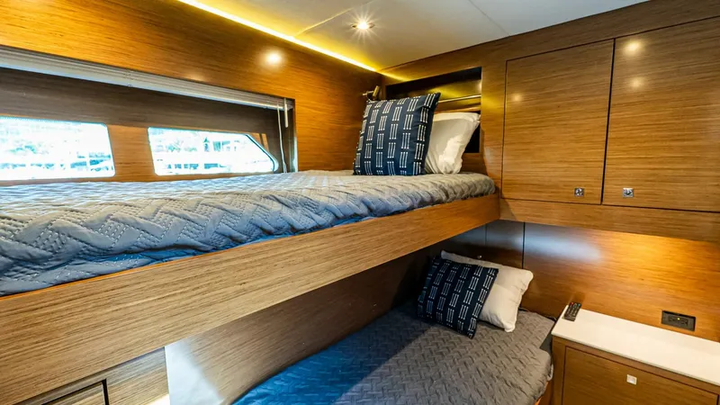 Slide: The Image of Cruisers Yachts 54 Cantius 2019 - 5594849