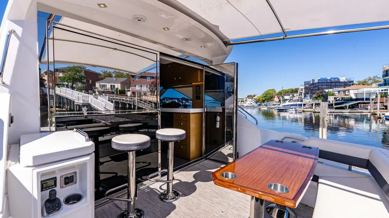 Slide: The Image of Cruisers Yachts 54 Cantius 2019 - 5594871