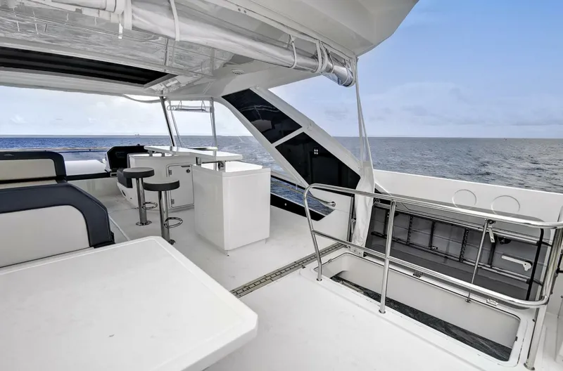 Slide: The Image of Galeon 640 Fly 2025 - 5619127